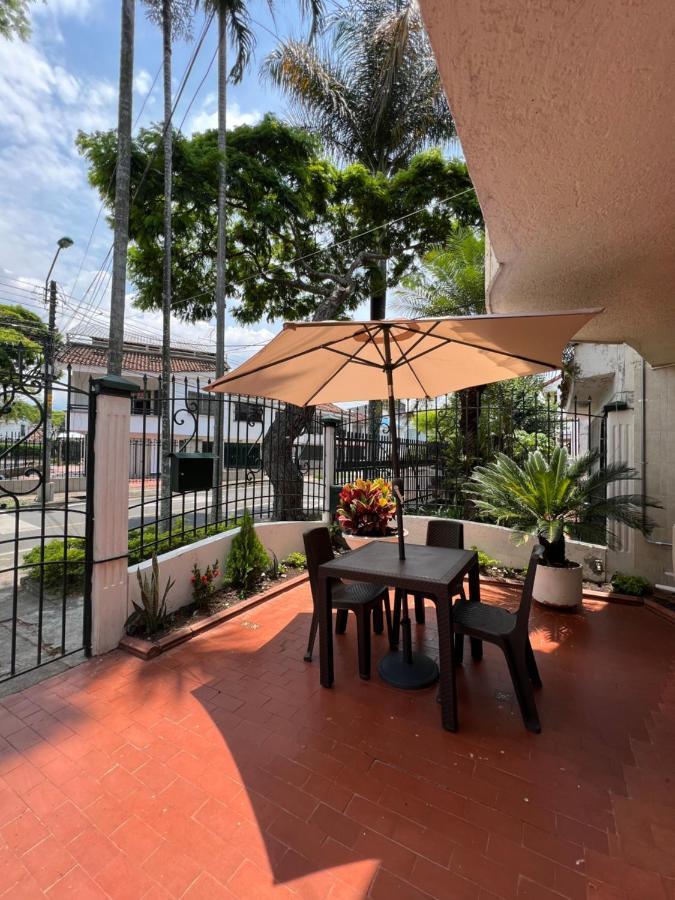Casa Hotel Flor Del Valle Cali Buitenkant foto