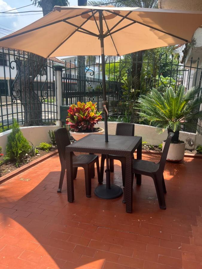 Casa Hotel Flor Del Valle Cali Buitenkant foto