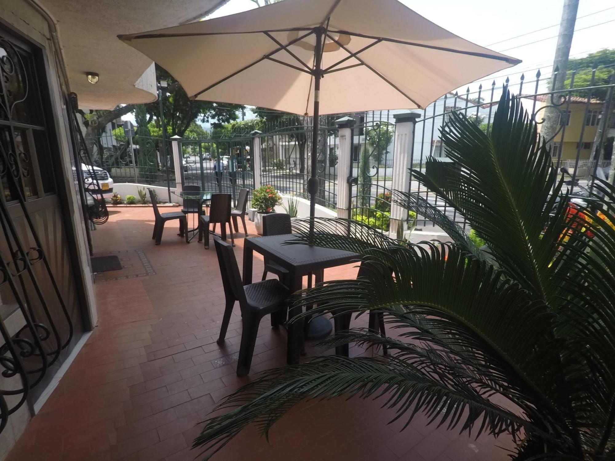 Casa Hotel Flor Del Valle Cali Buitenkant foto