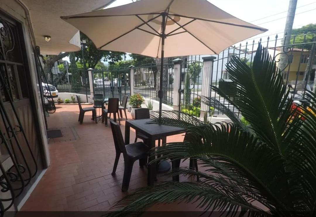 Casa Hotel Flor Del Valle Cali Buitenkant foto